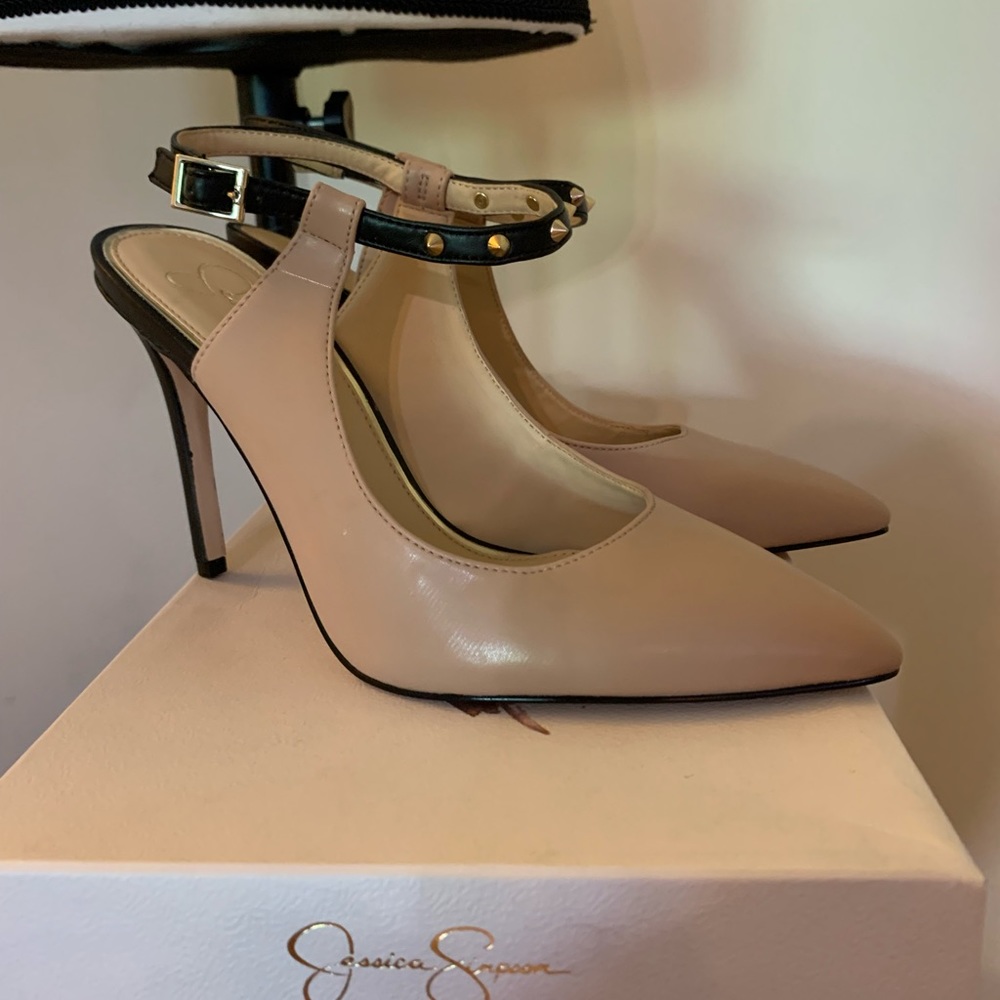Jessica Simpson Pump
